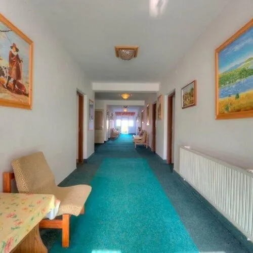 Retro Nadas Vendeghaz B&B 3*